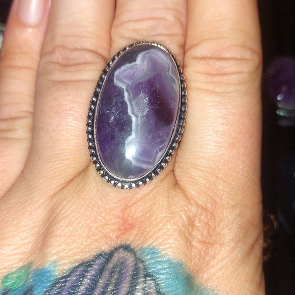Chevron Amethyst Oval Ring Size 8.25 - Picture 1 of 5